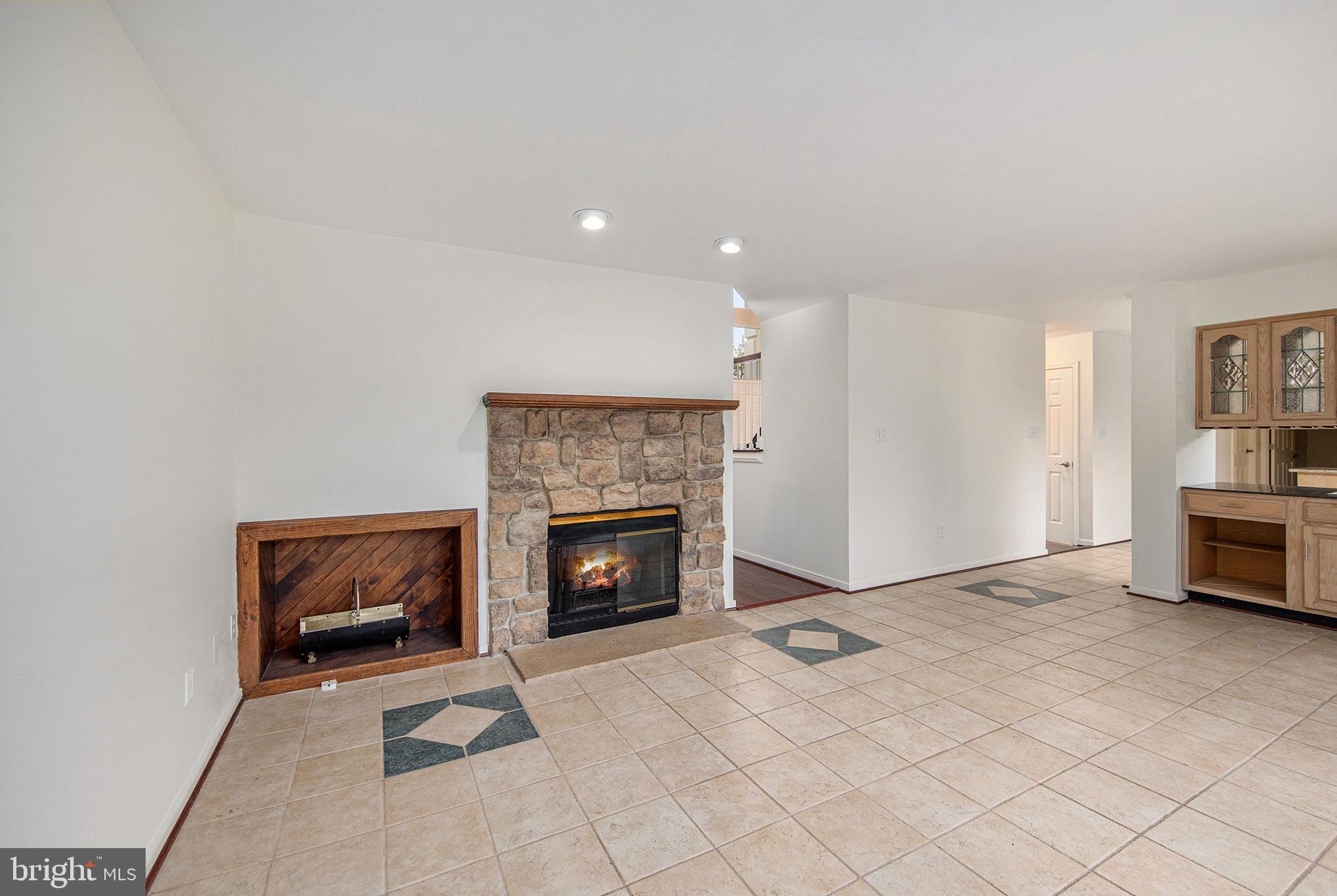 12312 Glade Dr