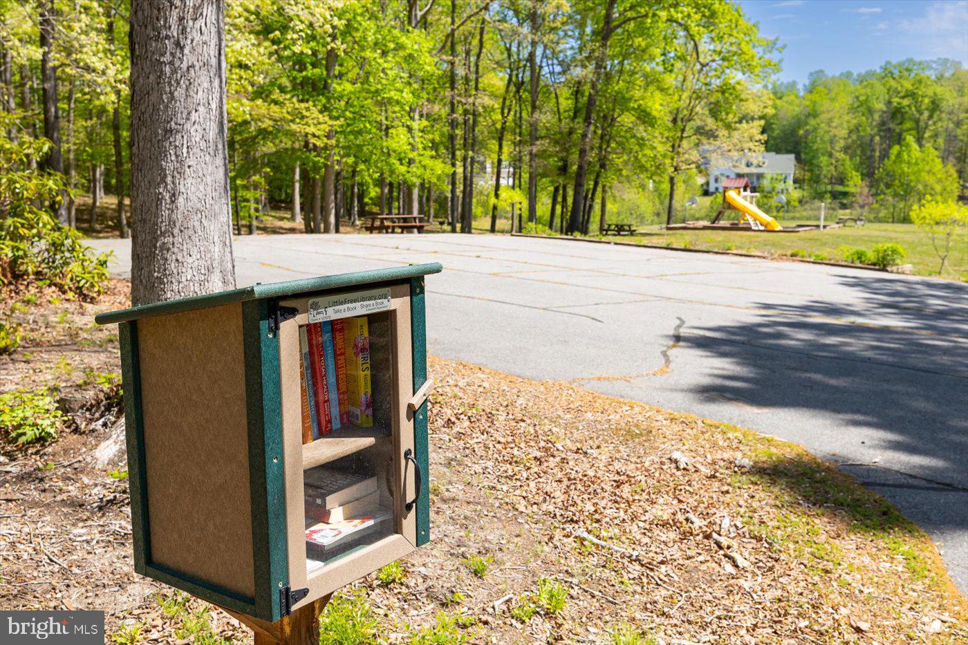 8013 PEMBROKE CIRCLE