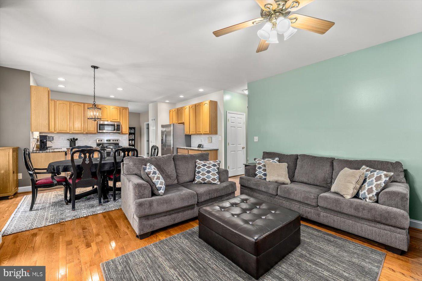 8013 PEMBROKE CIRCLE