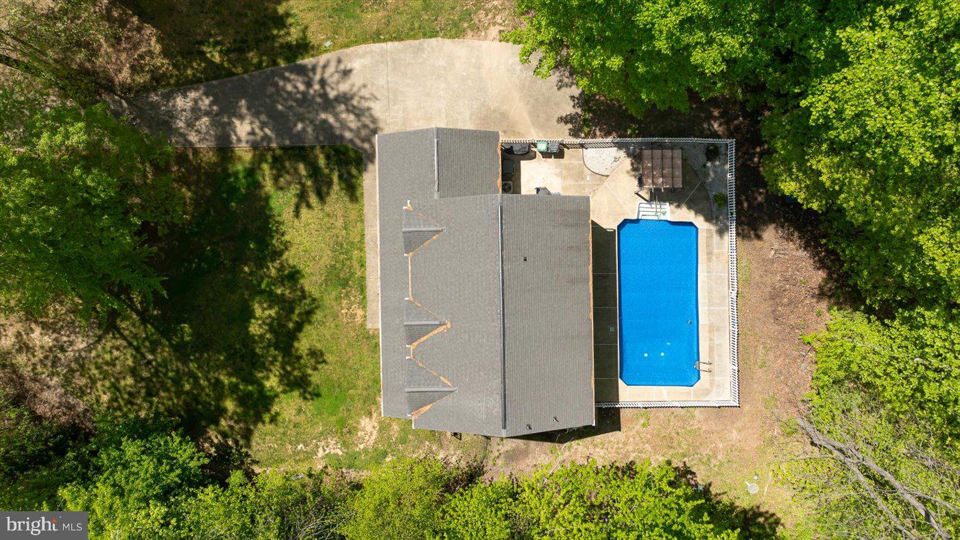 8013 PEMBROKE CIRCLE