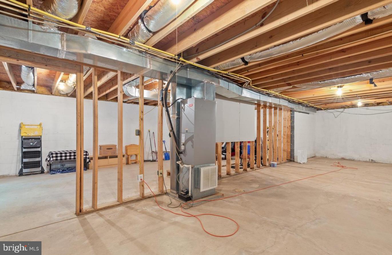 8013 PEMBROKE CIRCLE