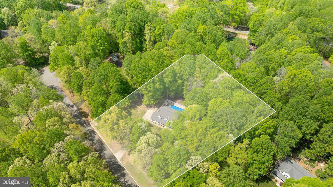 8013 PEMBROKE CIRCLE