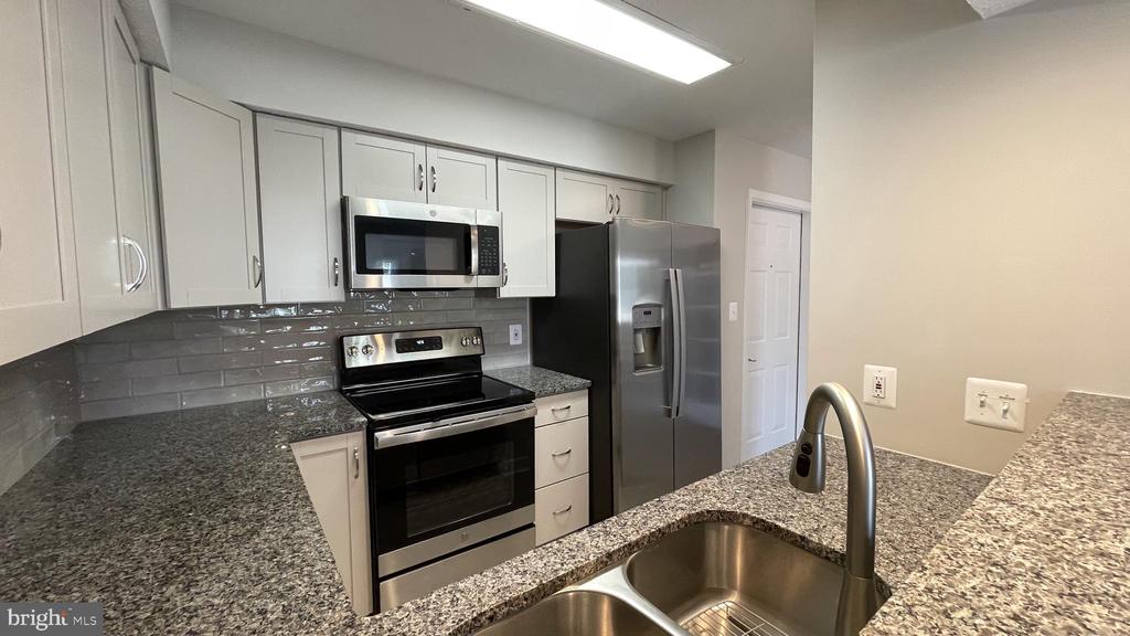 11154 SUMMERS COVE 1A
