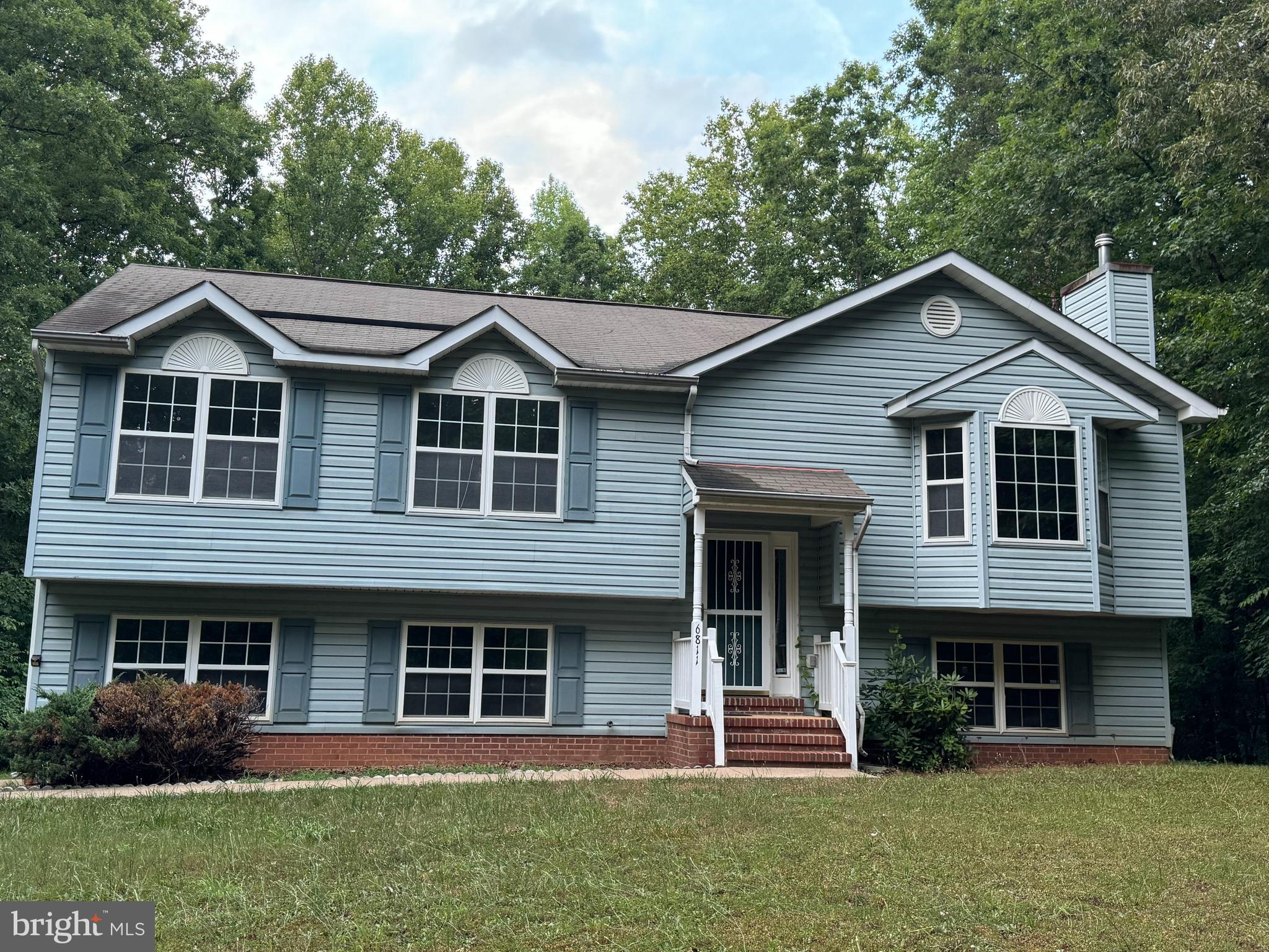 6811 SAWMILL CIRCLE