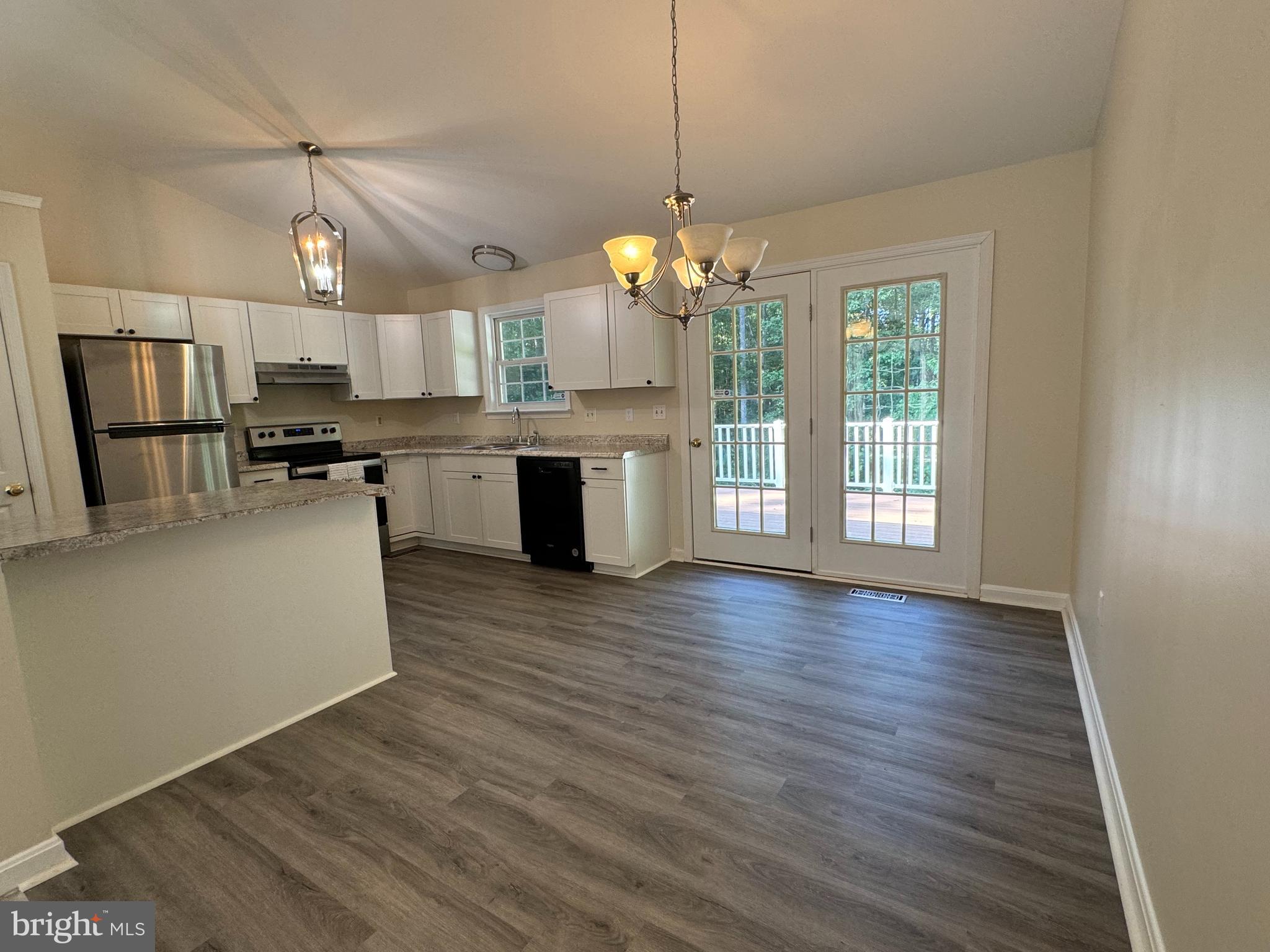 6811 SAWMILL CIRCLE