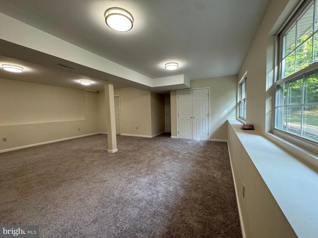 6811 SAWMILL CIRCLE