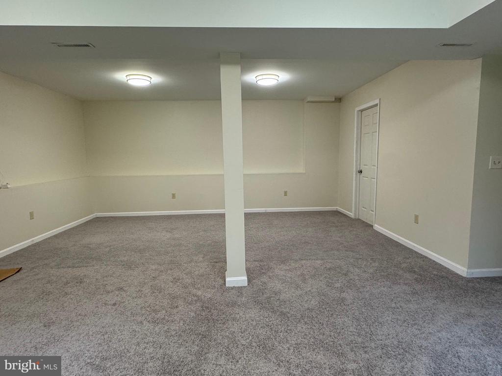 6811 SAWMILL CIRCLE