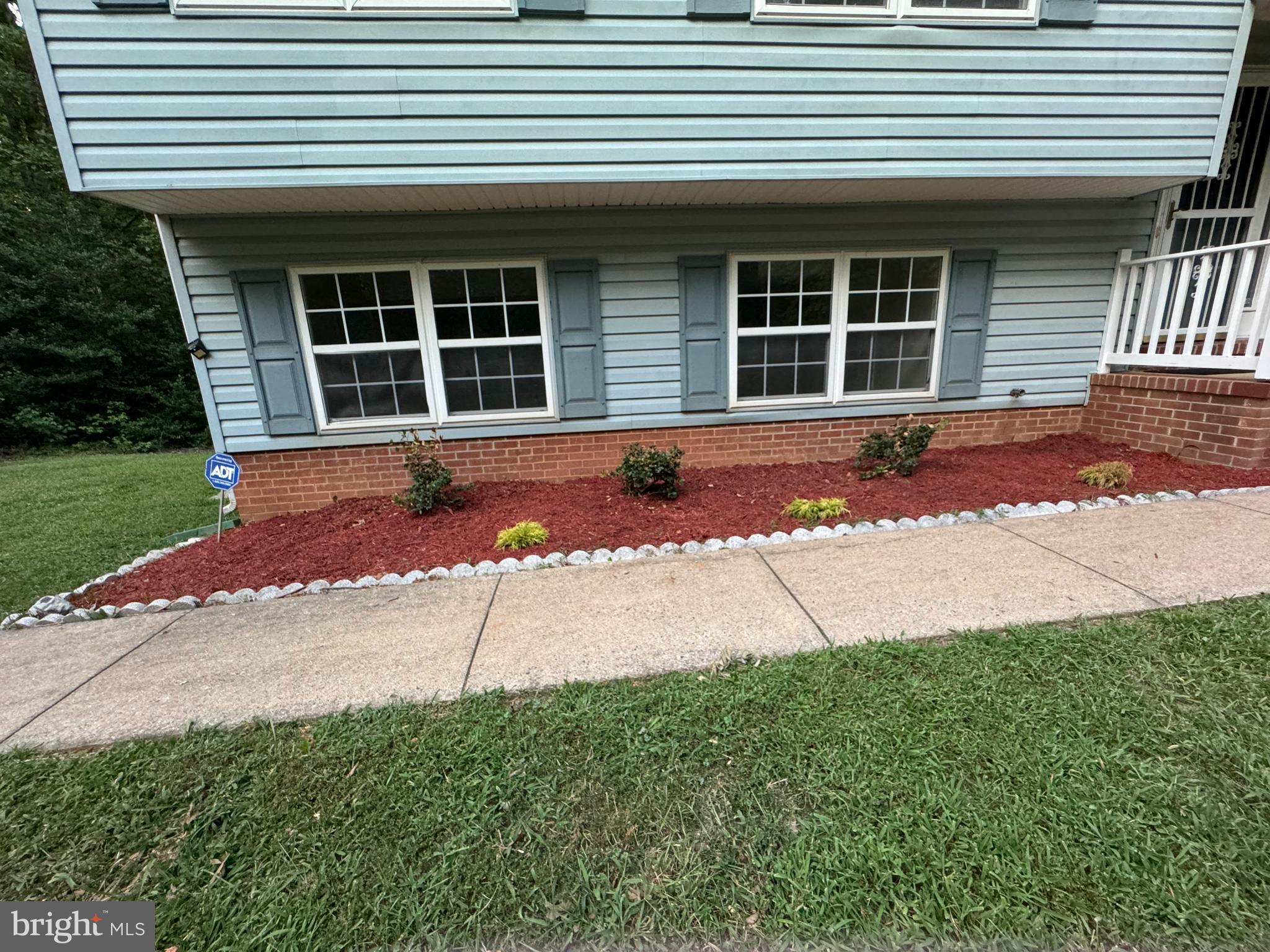 6811 SAWMILL CIRCLE
