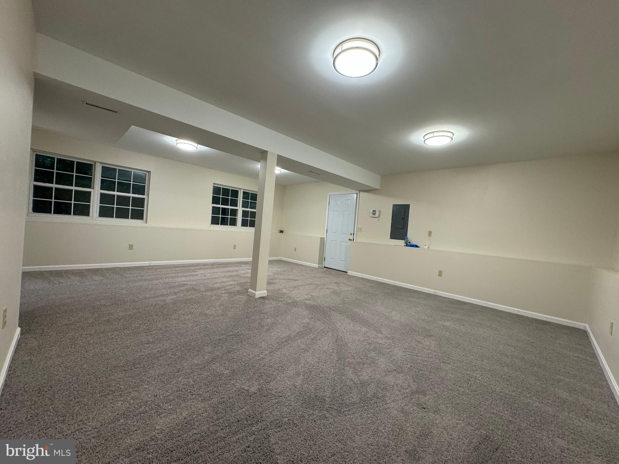 6811 SAWMILL CIRCLE