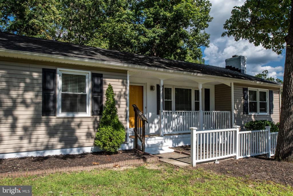 411 Mahogany Ln
