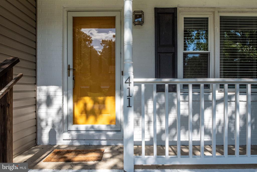 411 Mahogany Ln