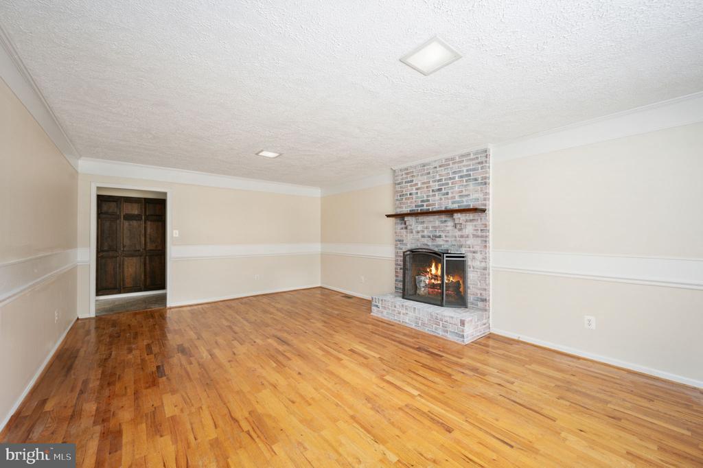 411 Mahogany Ln