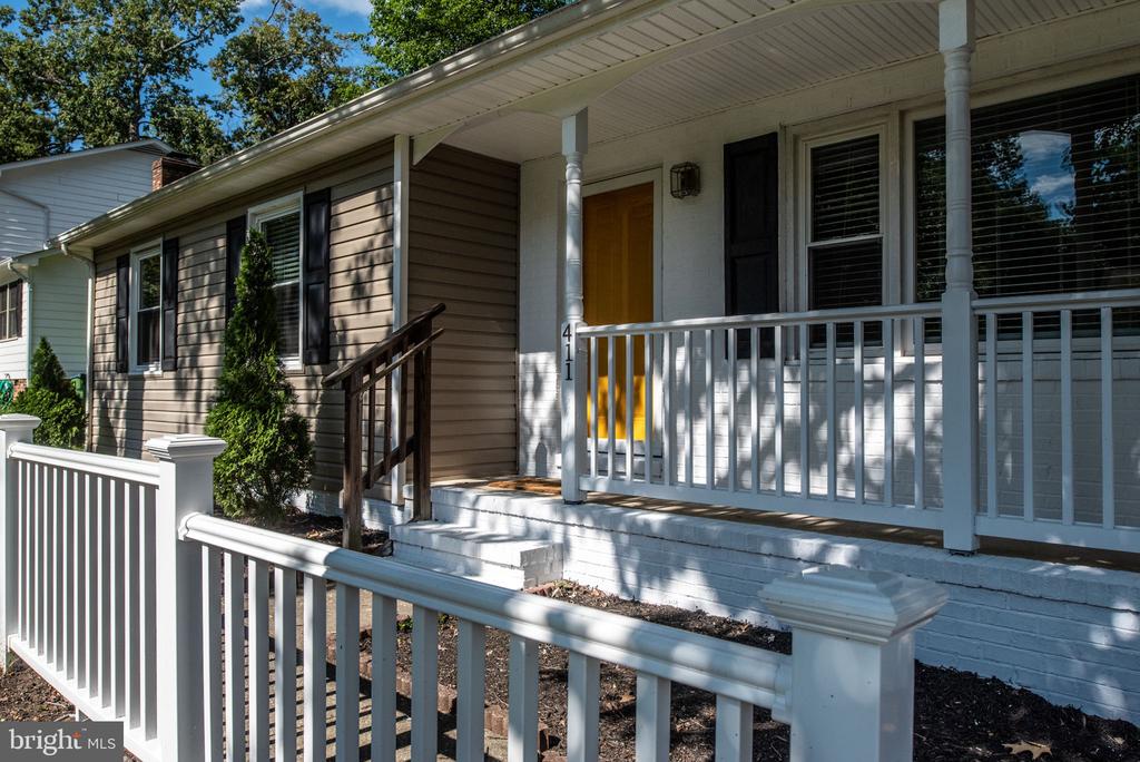 411 Mahogany Ln