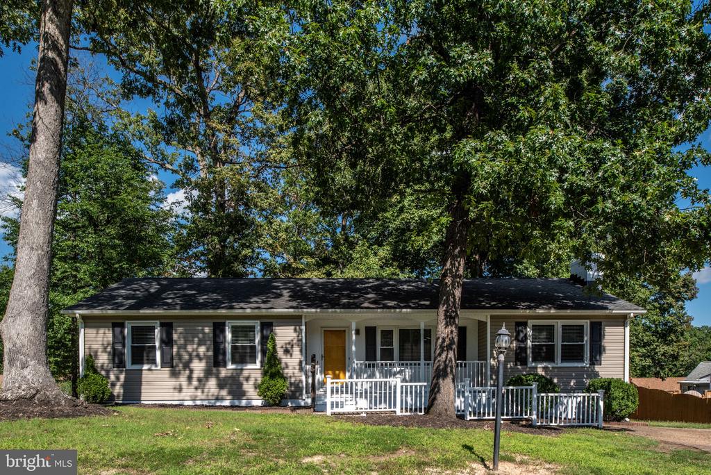 411 Mahogany Ln