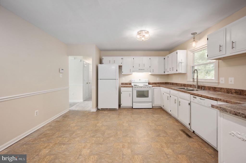 411 Mahogany Ln