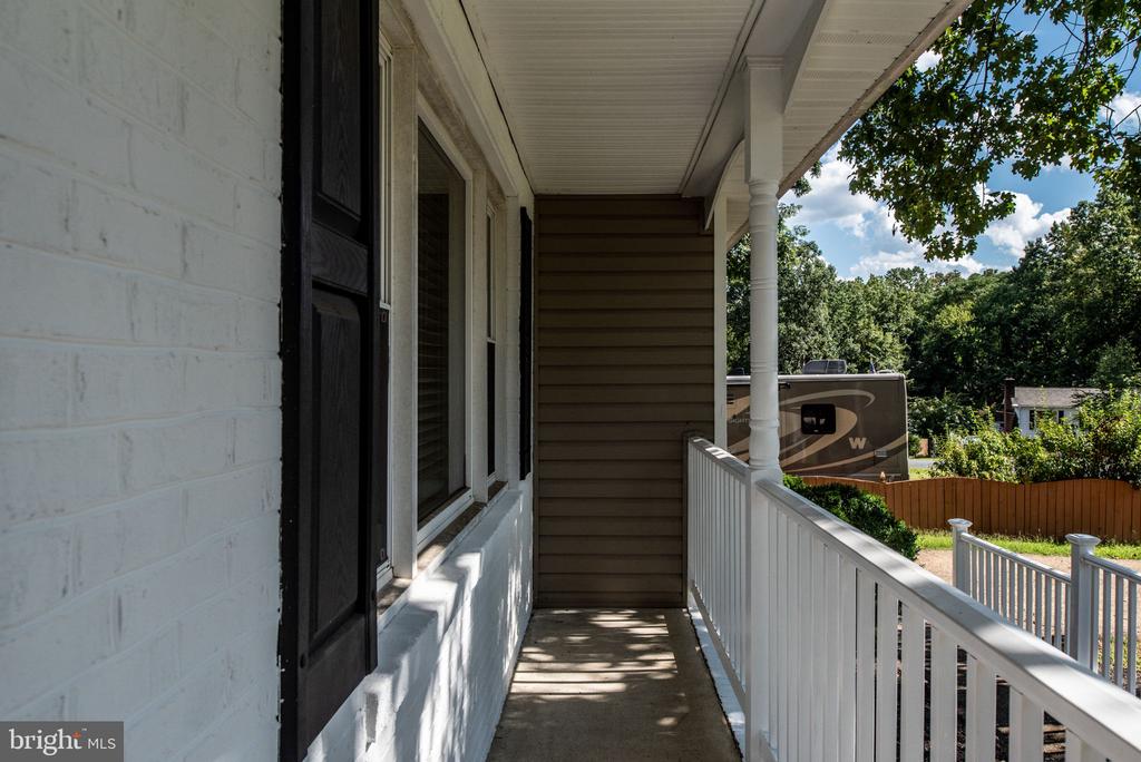 411 Mahogany Ln