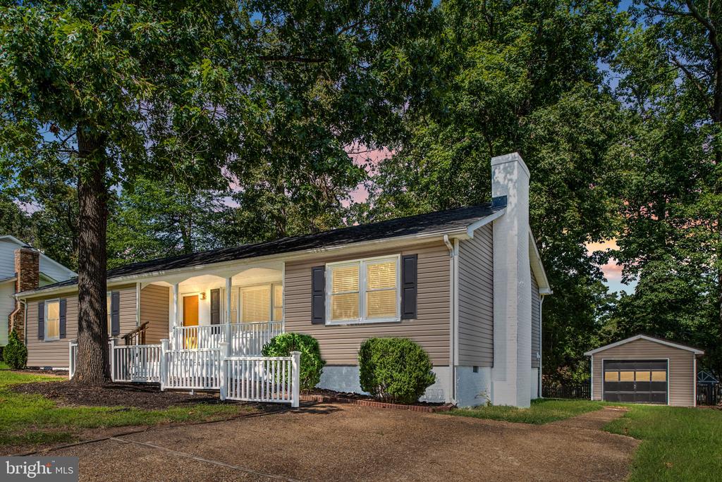 411 Mahogany Ln
