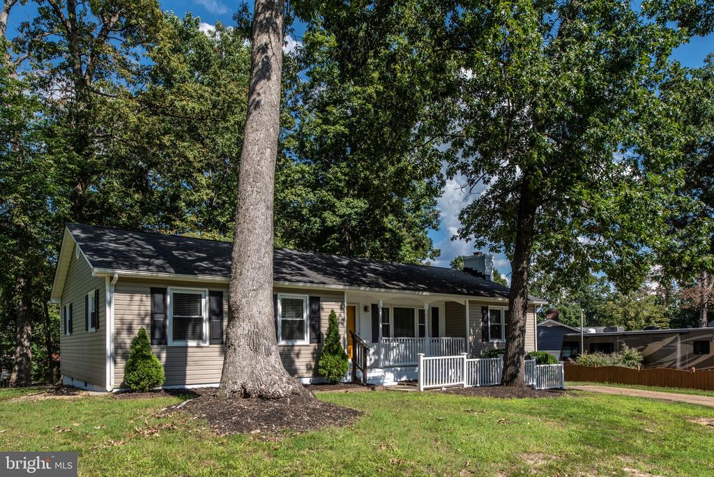 411 Mahogany Ln