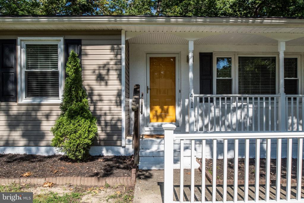 411 Mahogany Ln