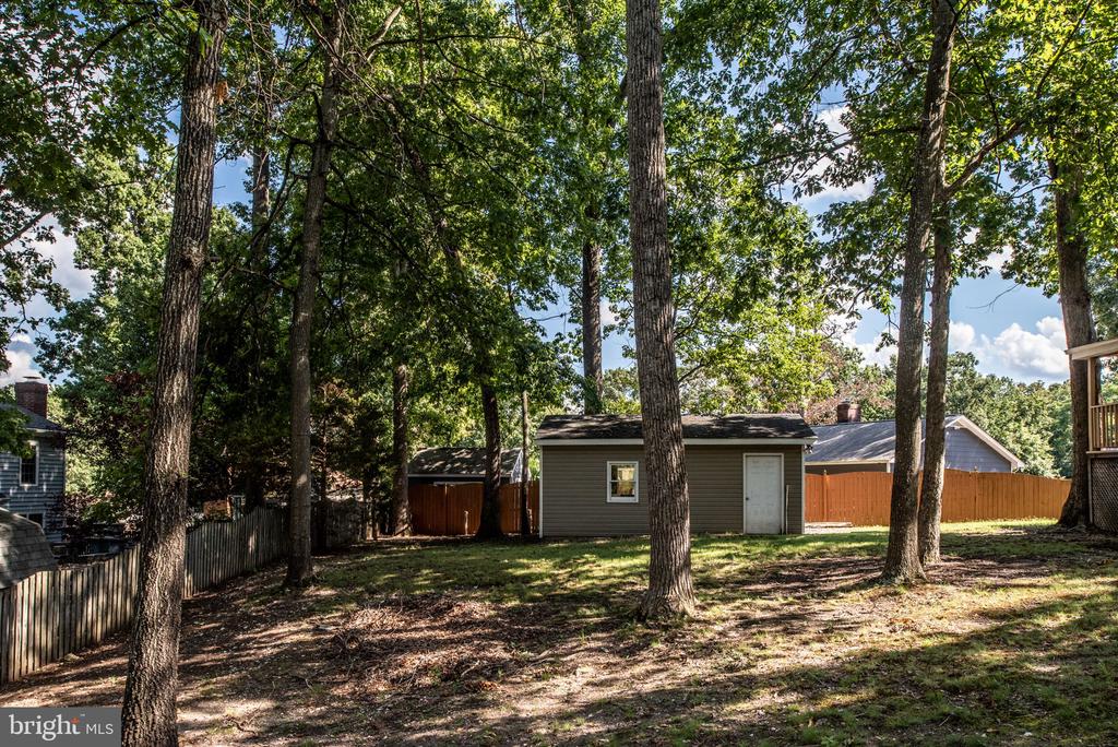 411 Mahogany Ln