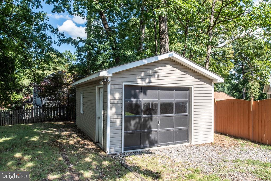 411 Mahogany Ln