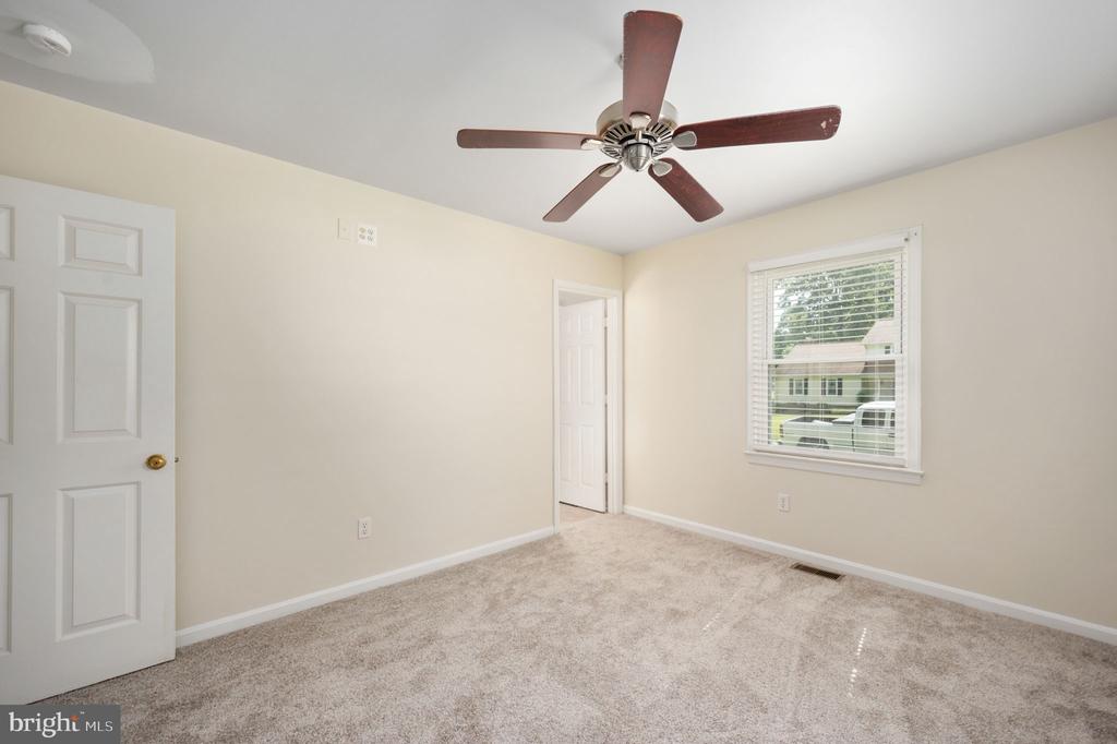 411 Mahogany Ln