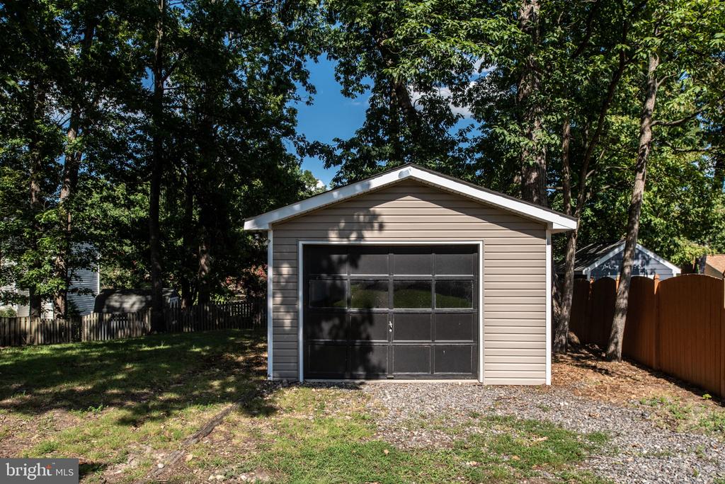411 Mahogany Ln
