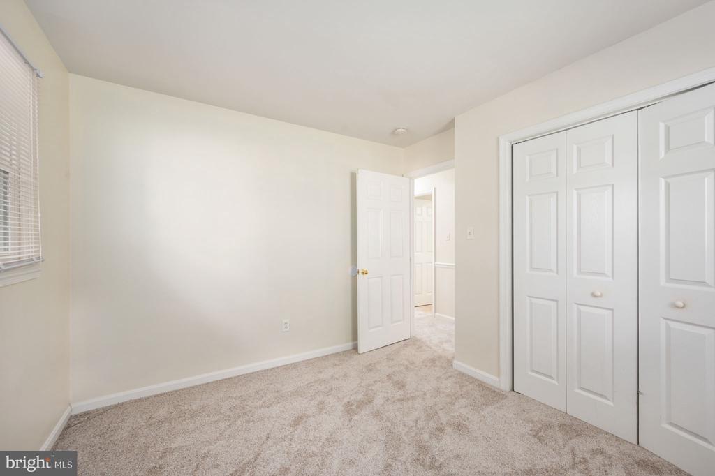 411 Mahogany Ln