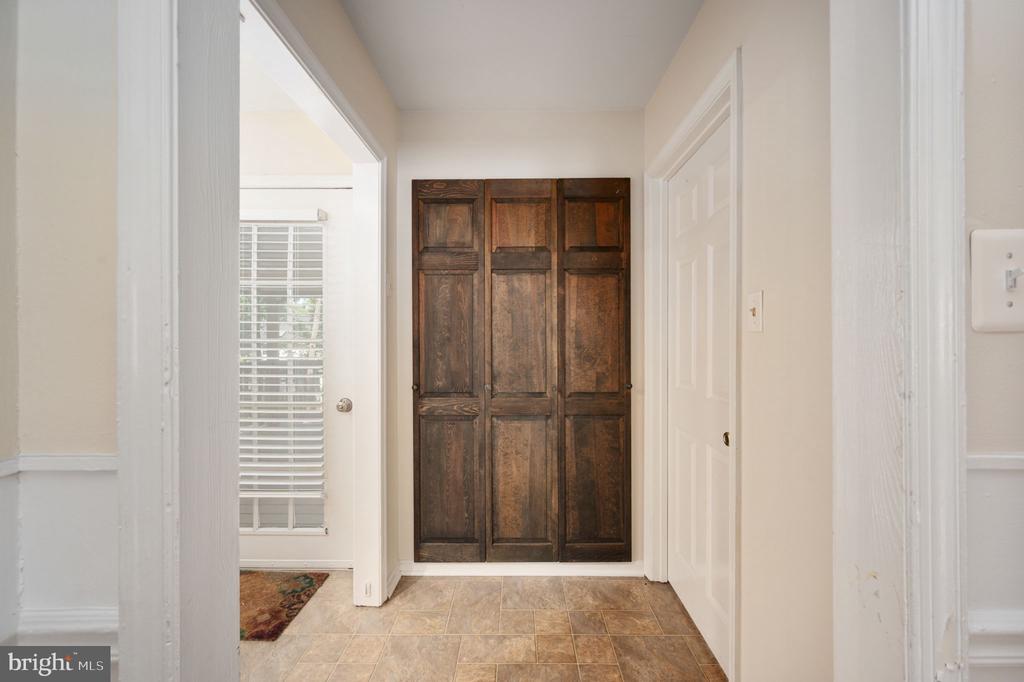 411 Mahogany Ln
