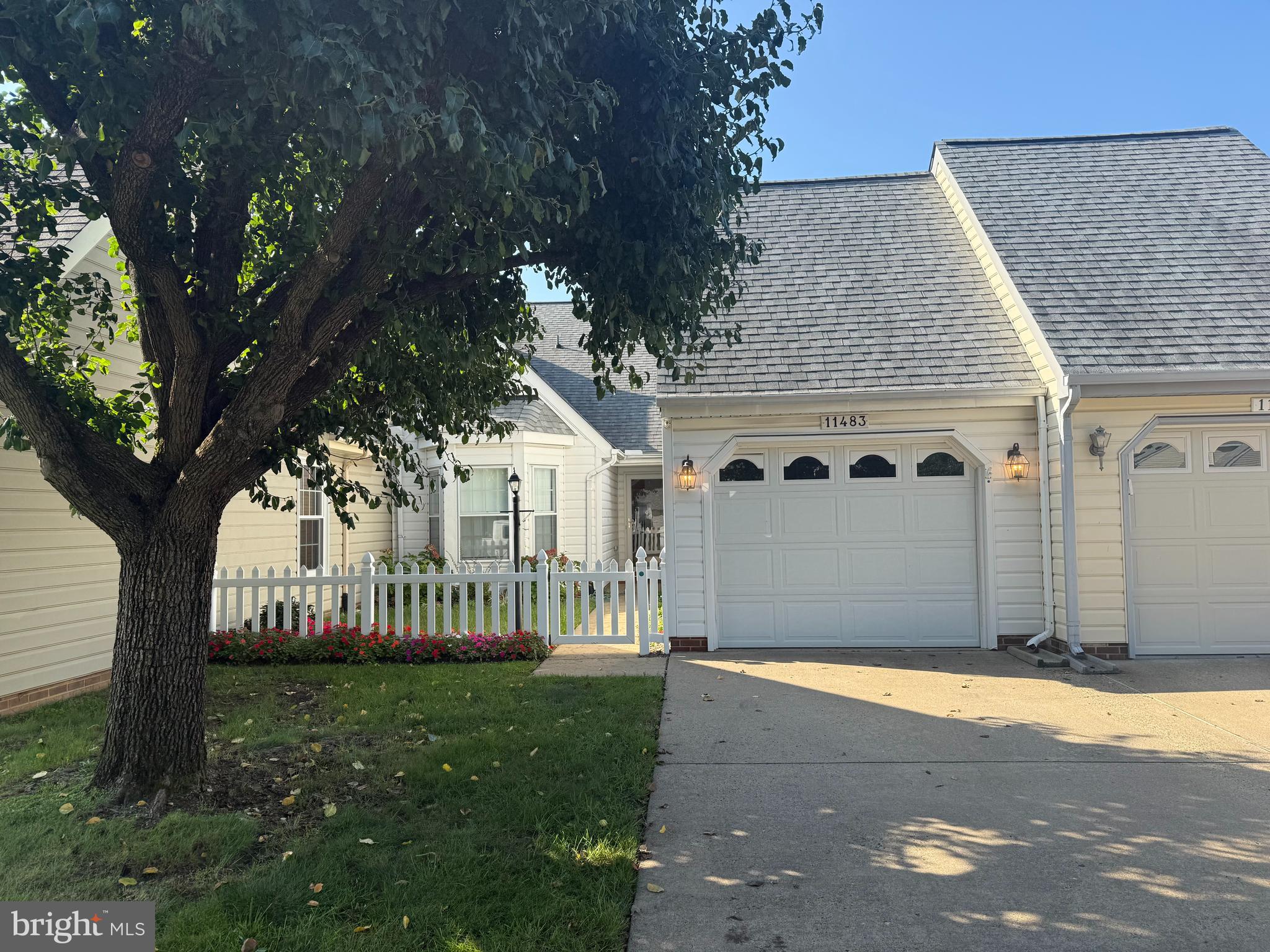 11483 CHARLESTON COURT