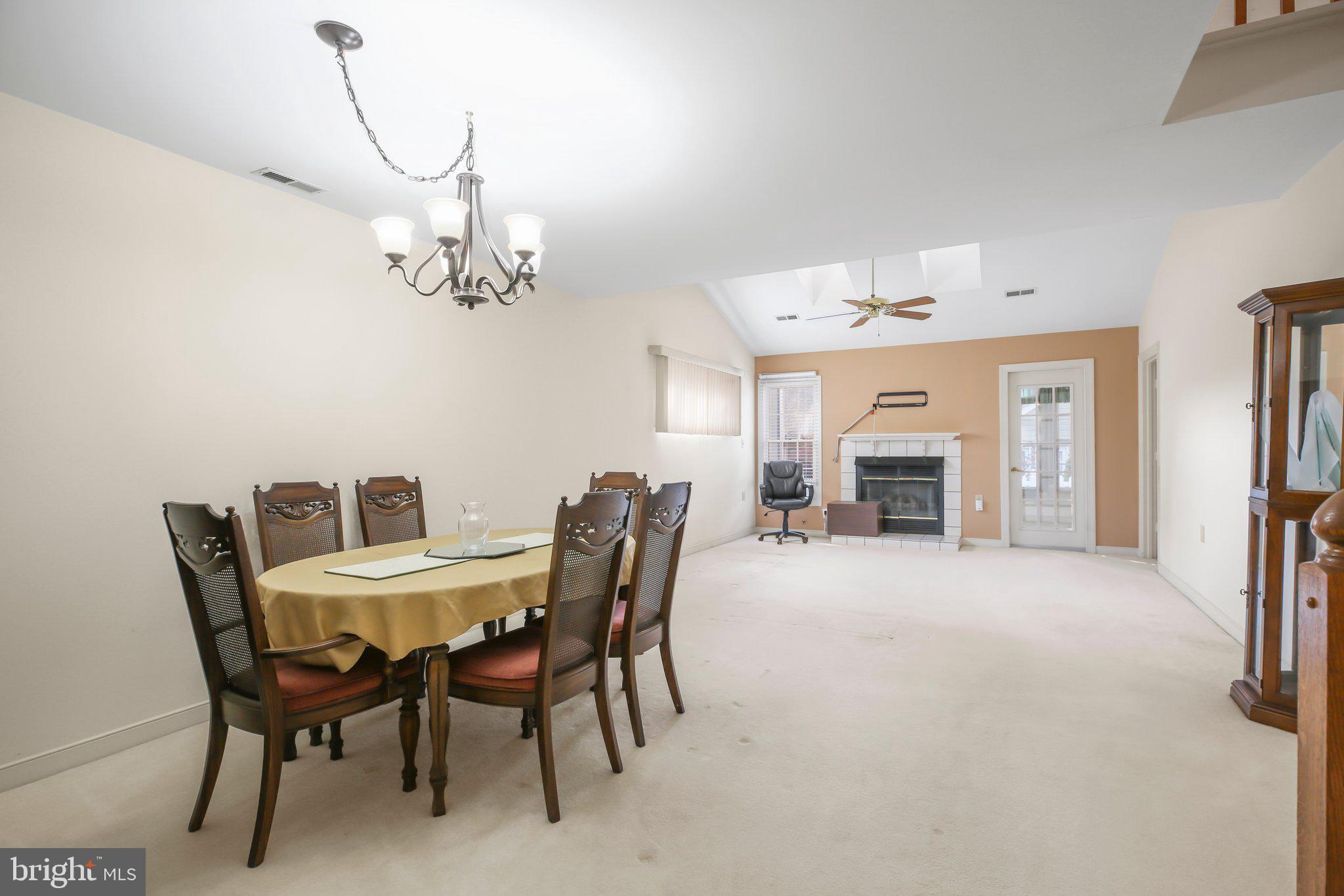 11483 CHARLESTON COURT