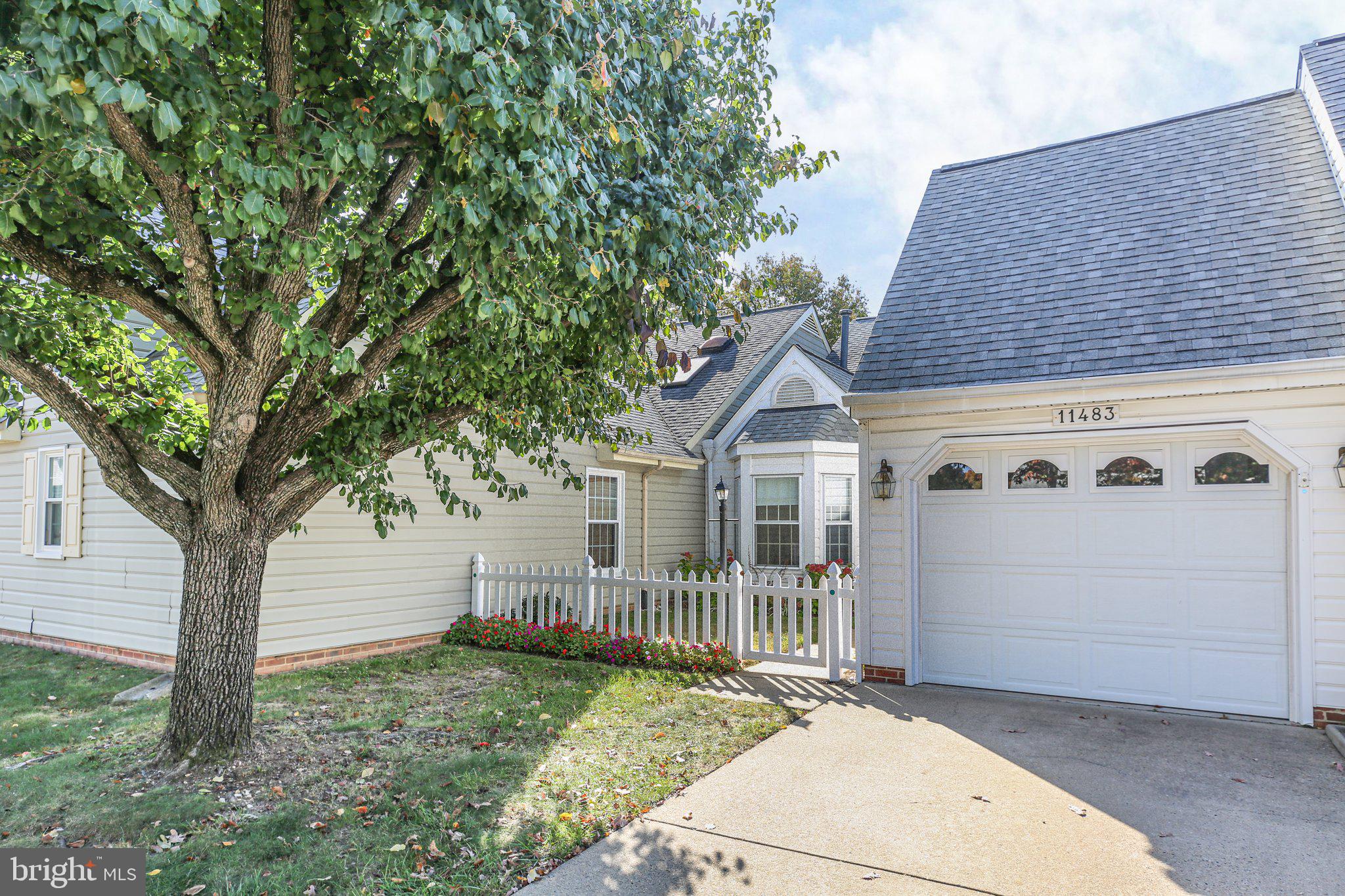 11483 CHARLESTON COURT