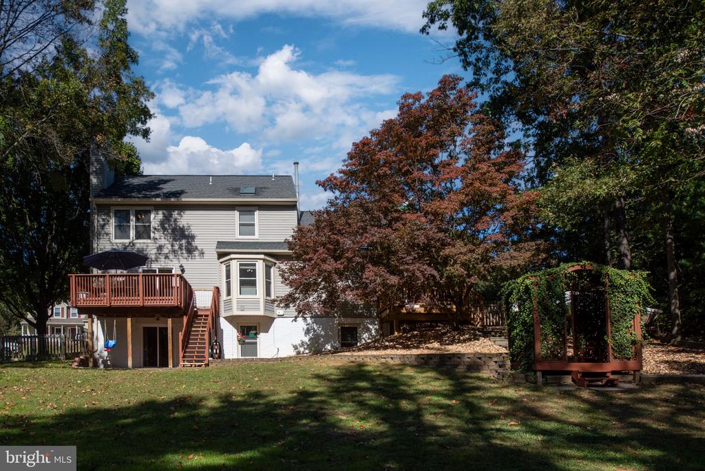 5020 Queensbury Cir