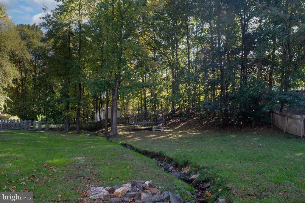 5020 Queensbury Cir