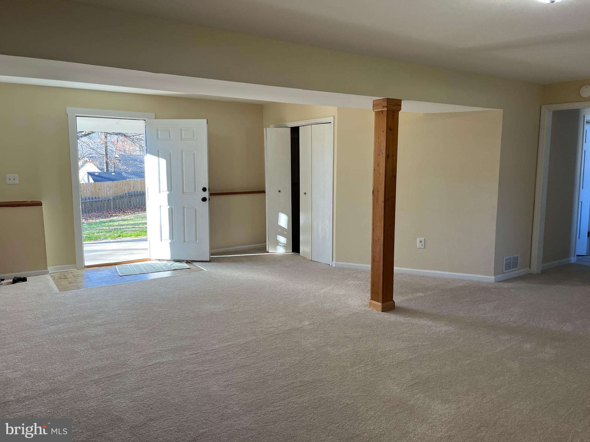 11002 ABBEY LN