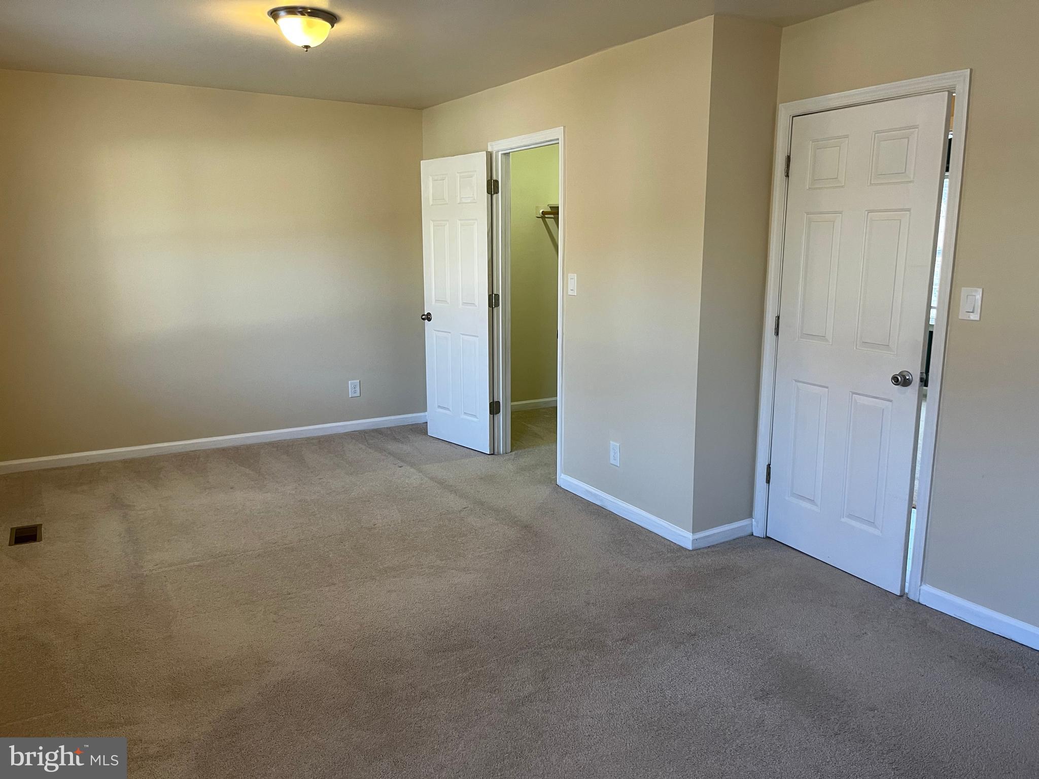 11002 ABBEY LN