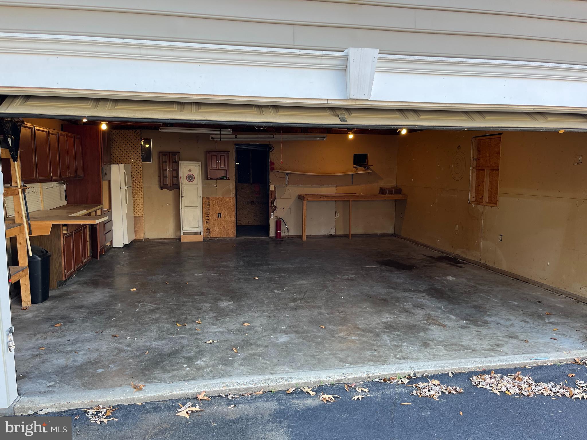 11002 ABBEY LN