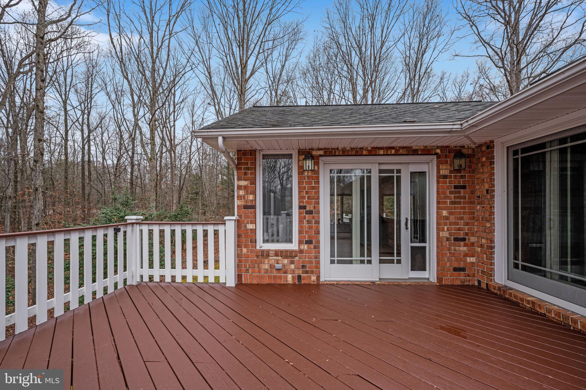 7 River Bluffs Dr