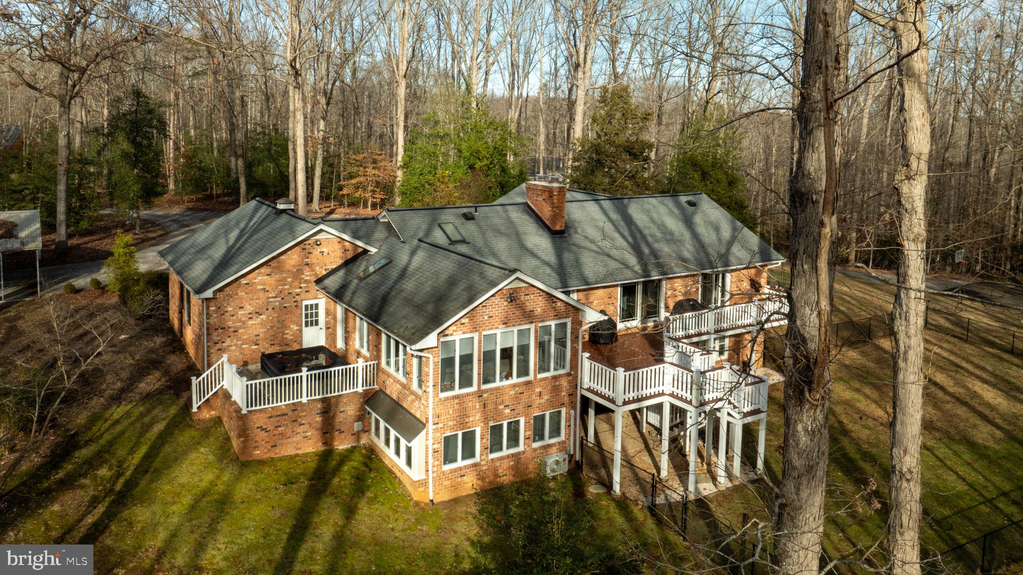 7 River Bluffs Dr