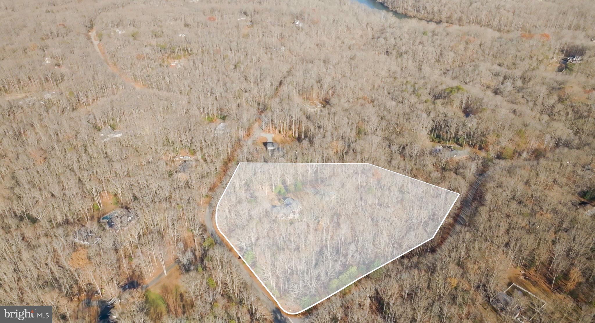 7 River Bluffs Dr