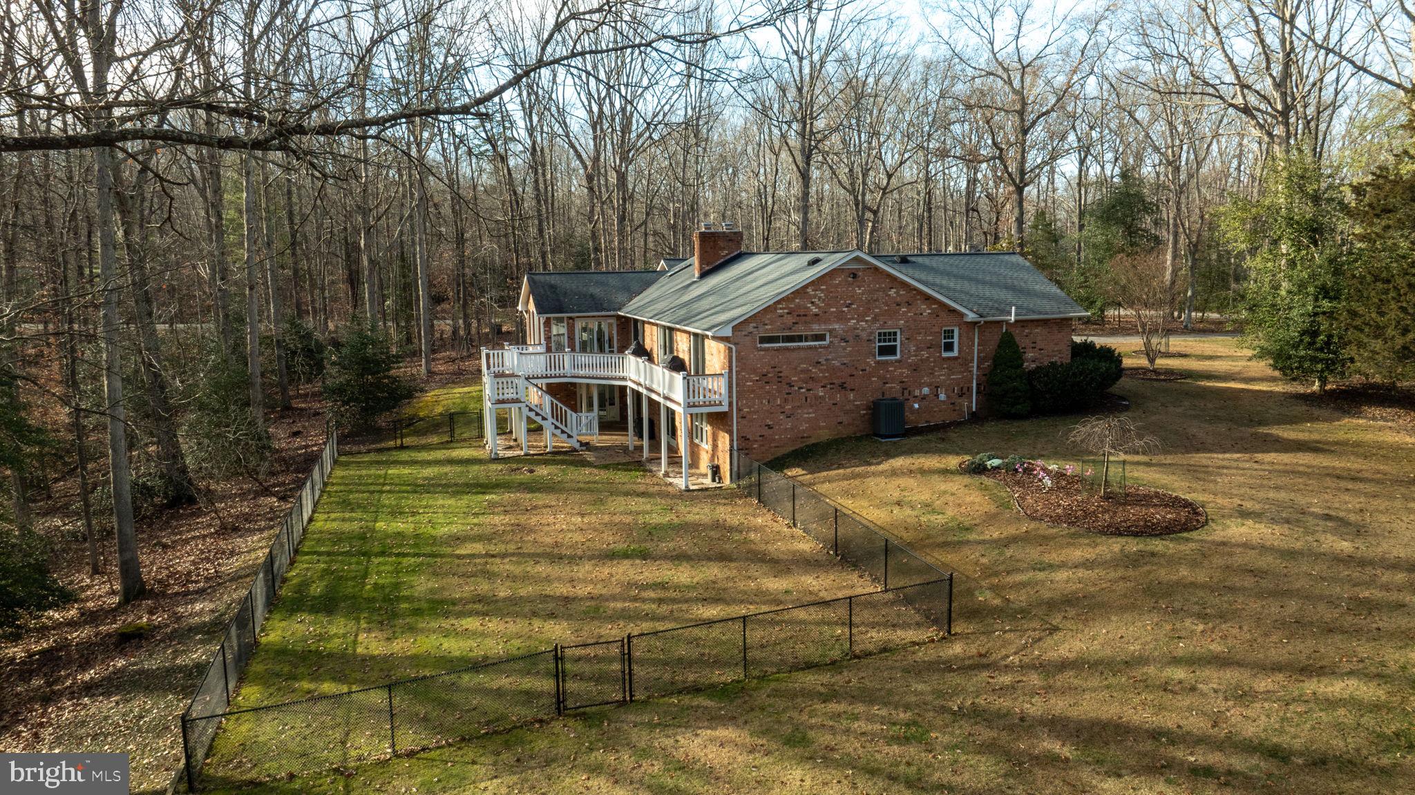 7 River Bluffs Dr