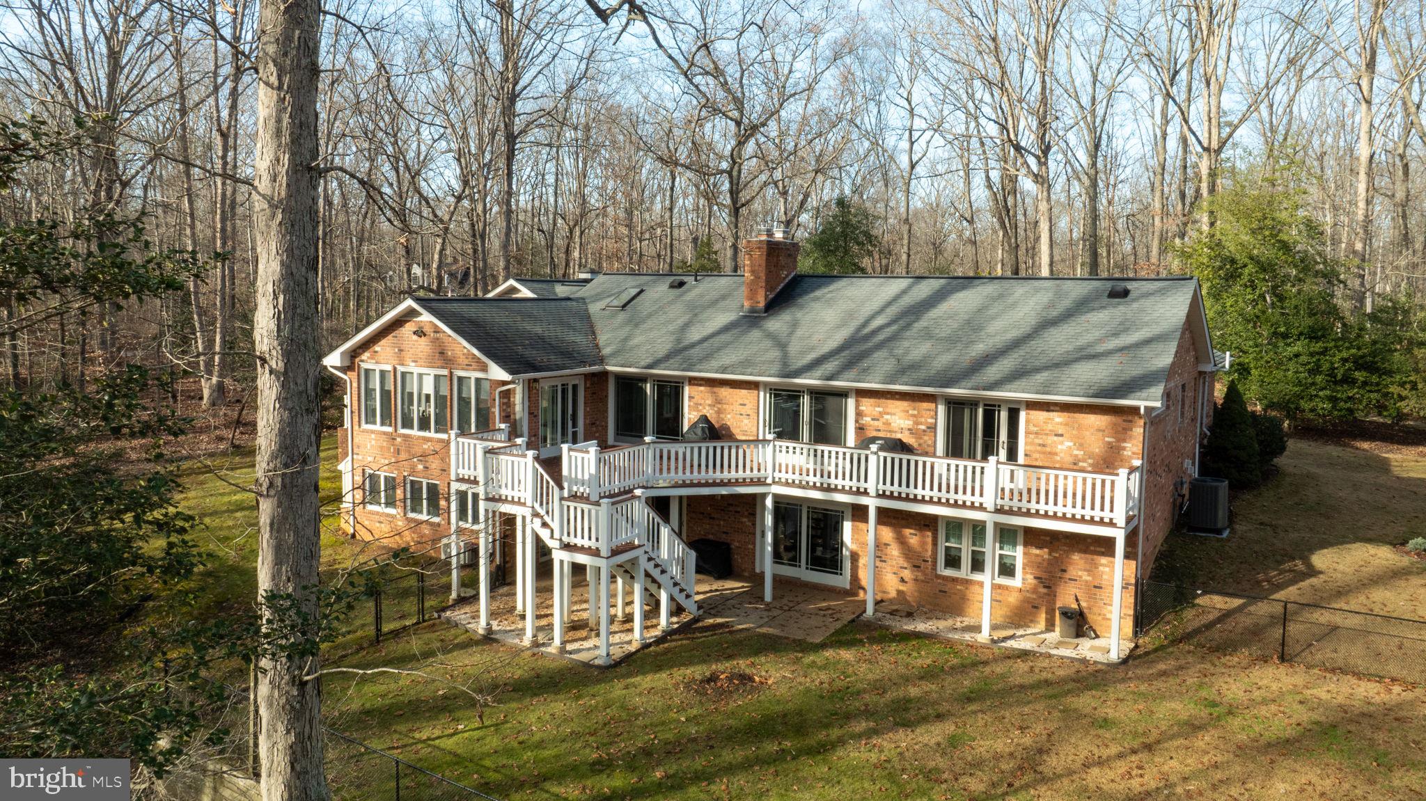 7 River Bluffs Dr