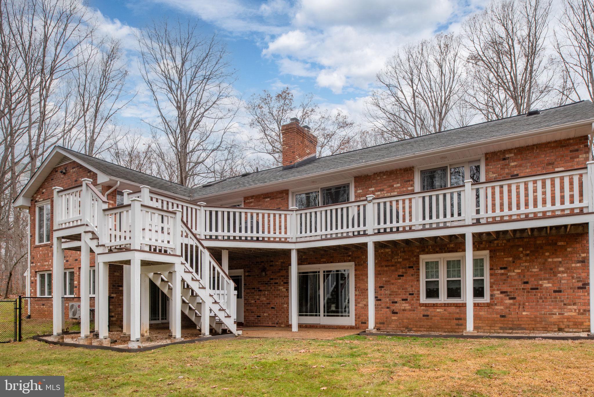 7 River Bluffs Dr