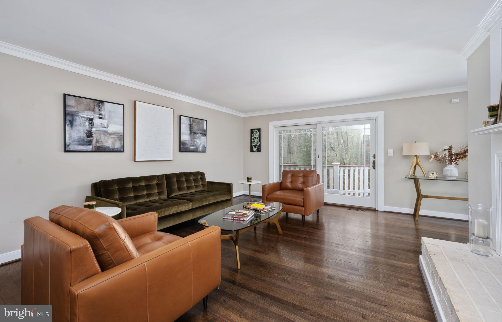 7 River Bluffs Dr