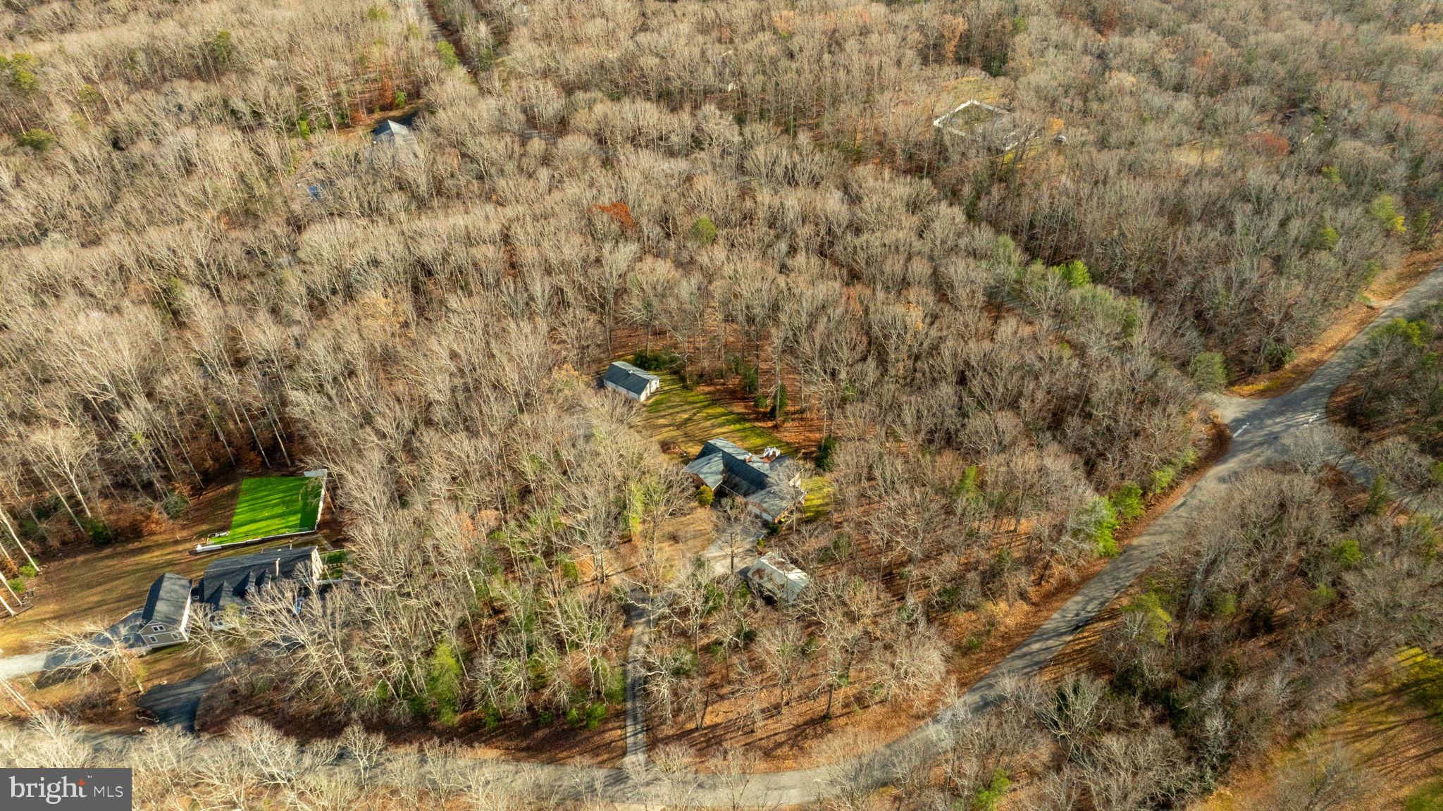 7 River Bluffs Dr