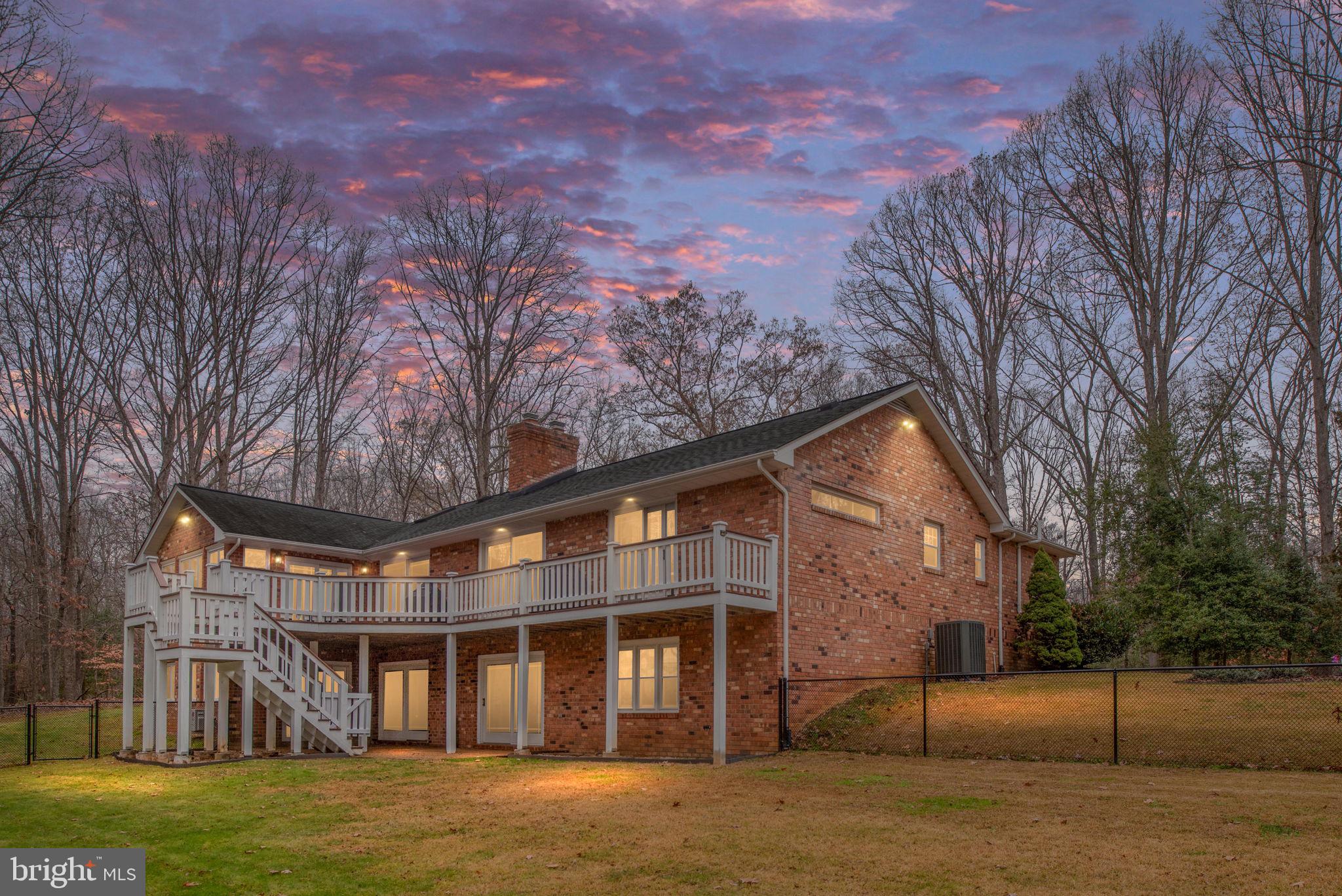 7 River Bluffs Dr