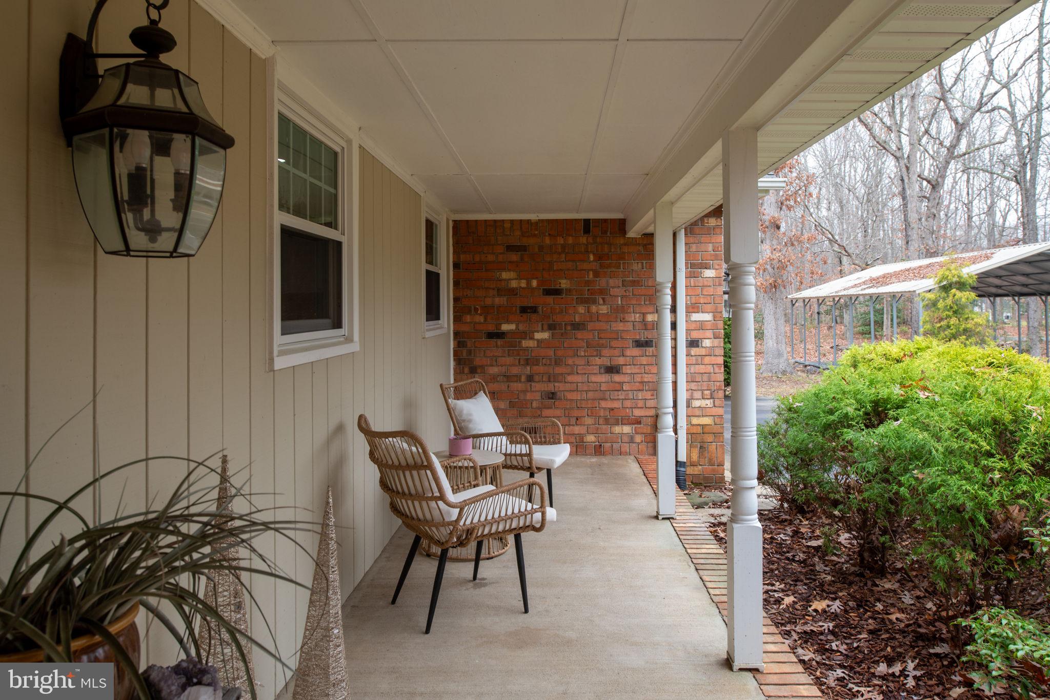 7 River Bluffs Dr