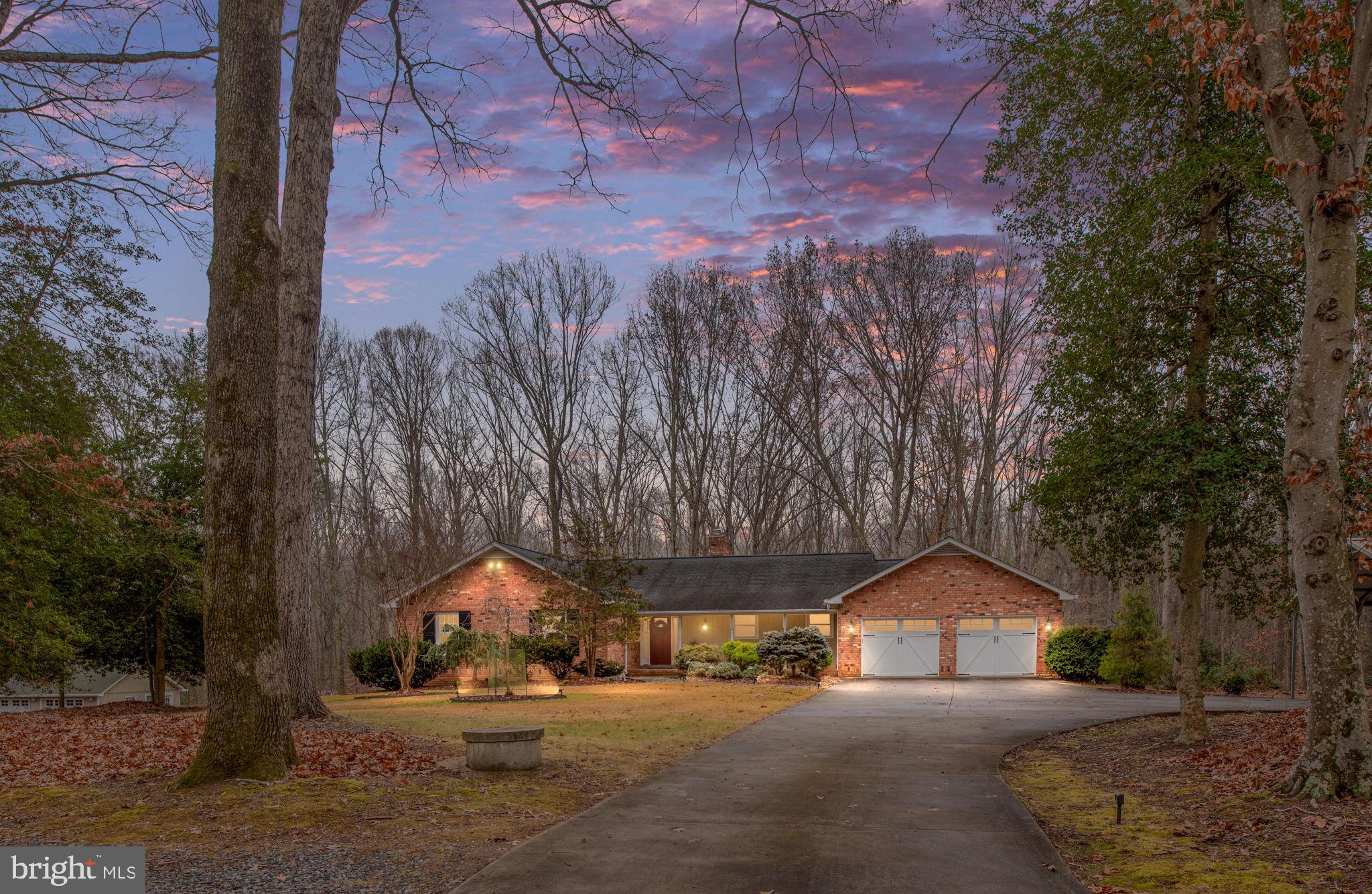 7 River Bluffs Dr