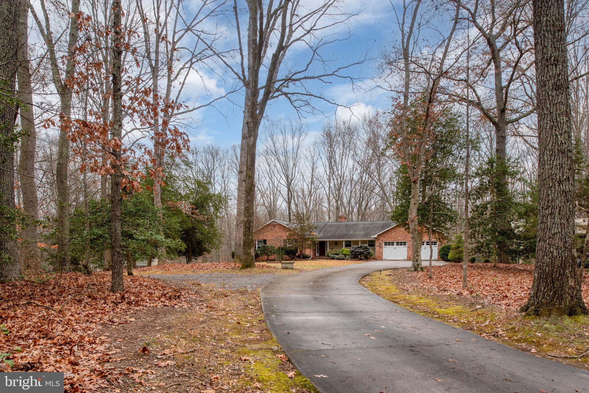 7 River Bluffs Dr