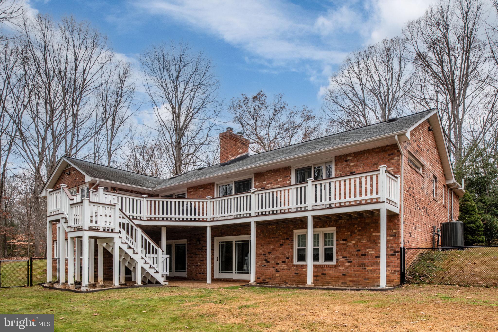 7 River Bluffs Dr